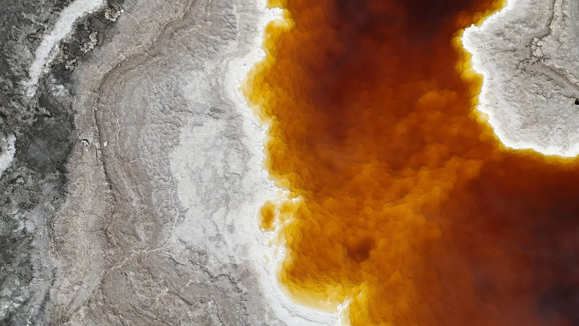 Titan Methane Rain Could Create Cell-Like Membranes