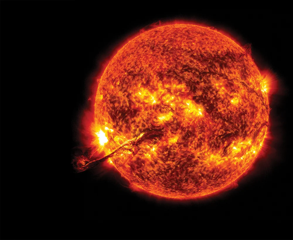 Solar Superflare: A Giant Sunspot Reveals Its Potential