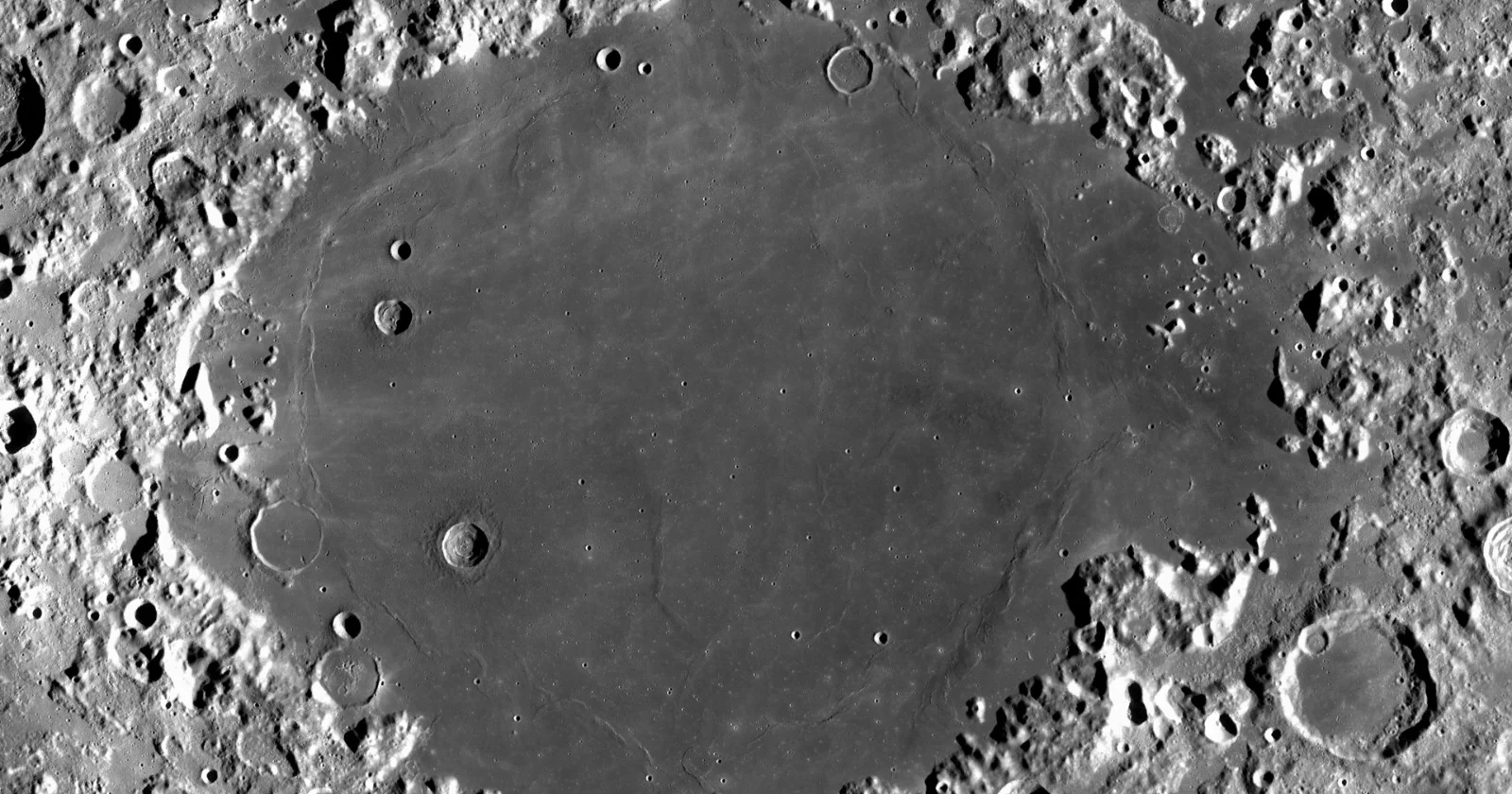 McGetchin crater reveals a lunar cold spot